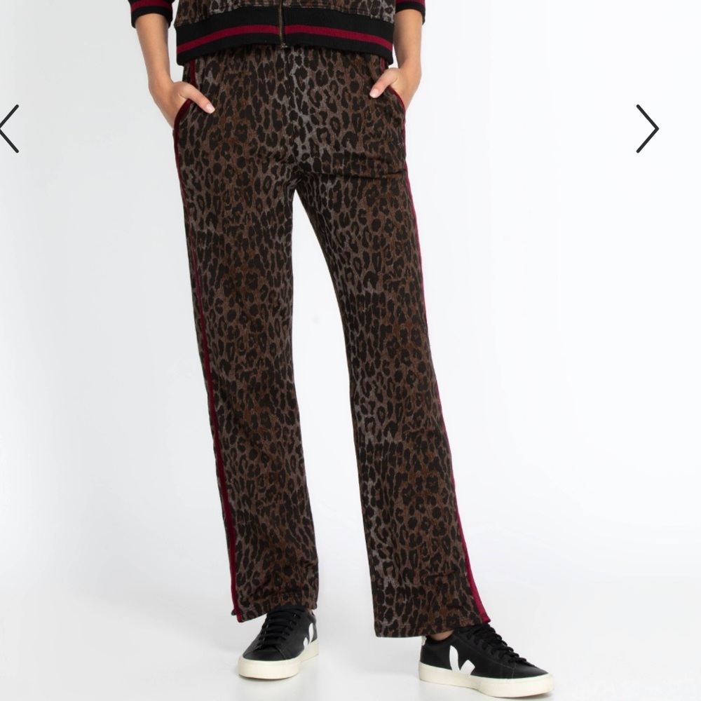 Johnny Was Erin Athletic Tape Leopard Jogger Medium